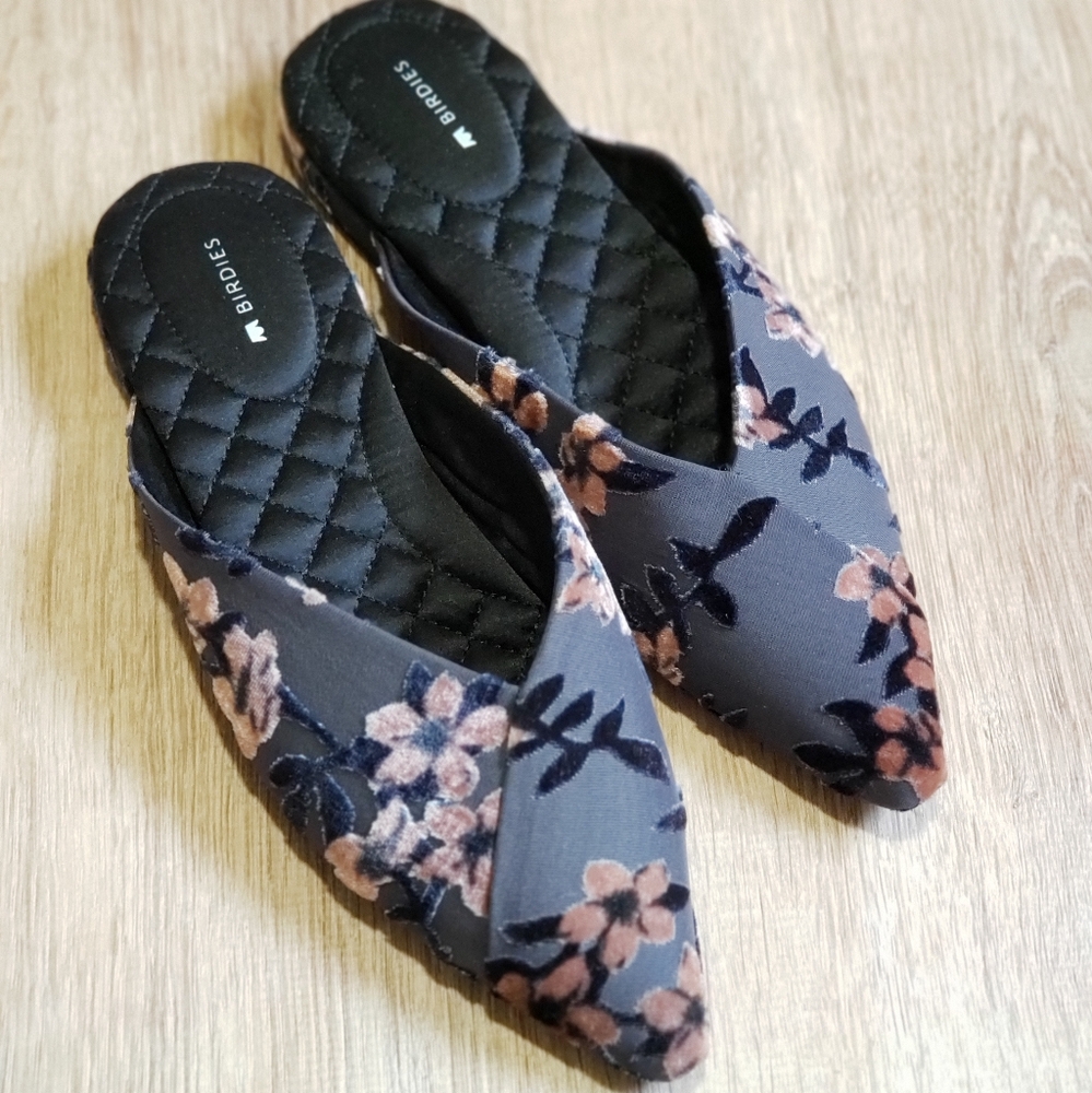 Birdies, The Swan, In Color "Cherry Blossom", Size 9, NWOT